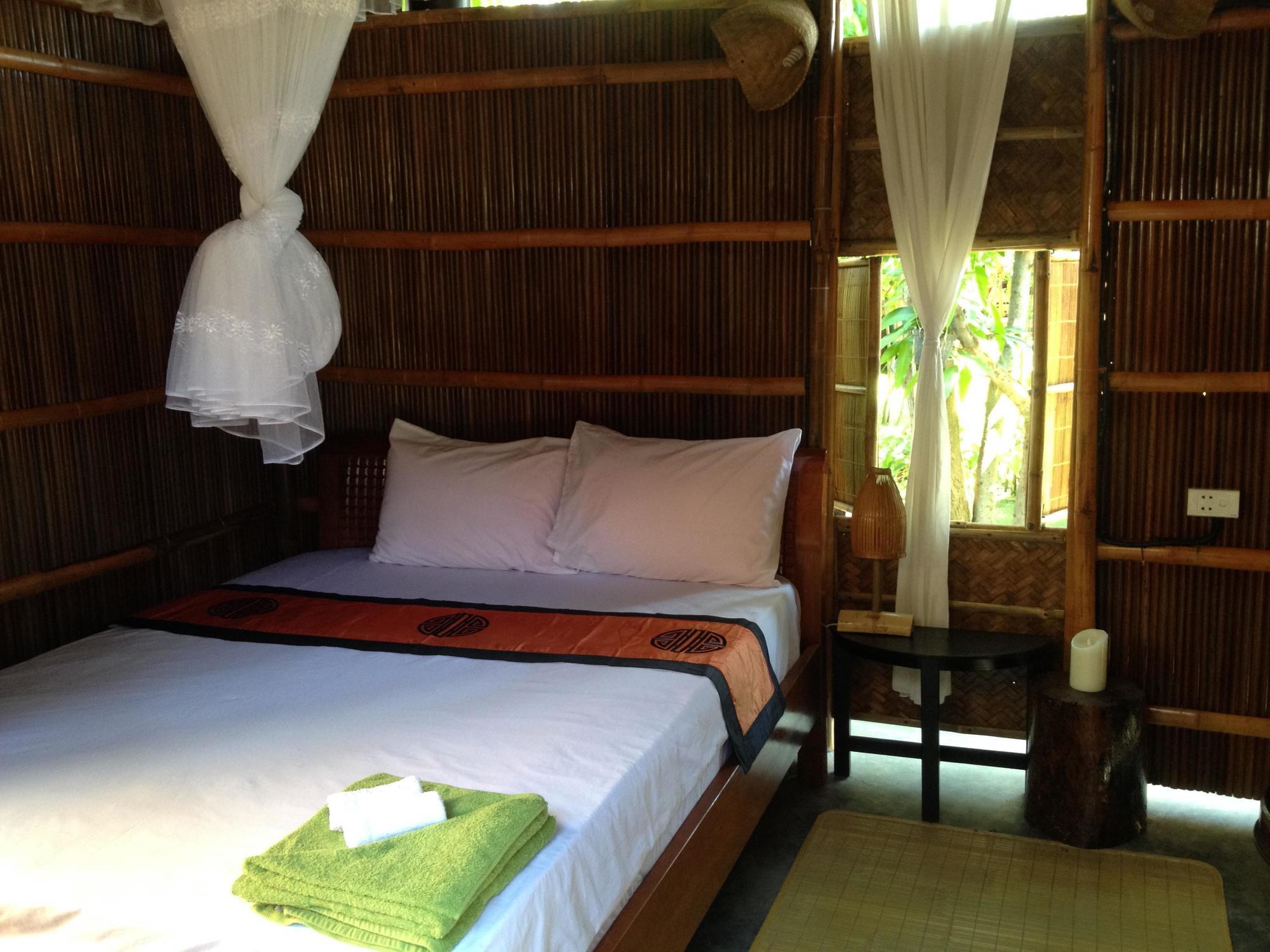Hotel Under The Coconut Tree Hoi An Exterior foto