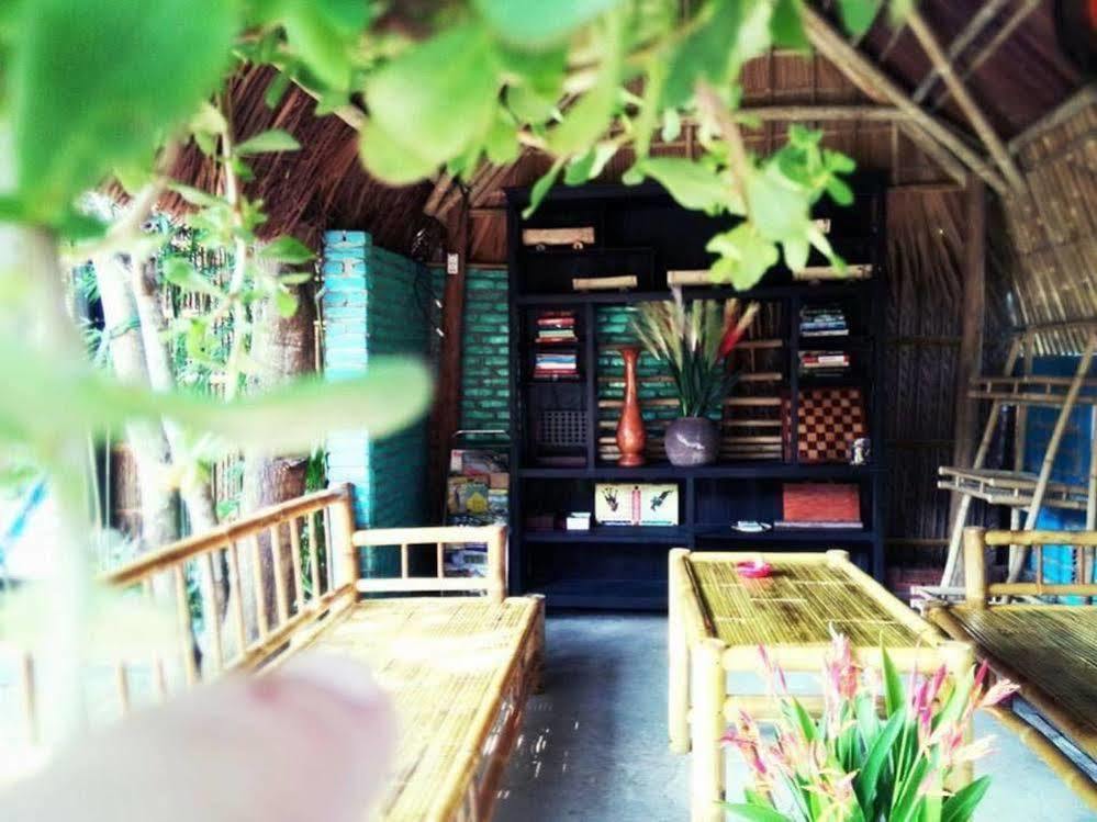 Hotel Under The Coconut Tree Hoi An Exterior foto