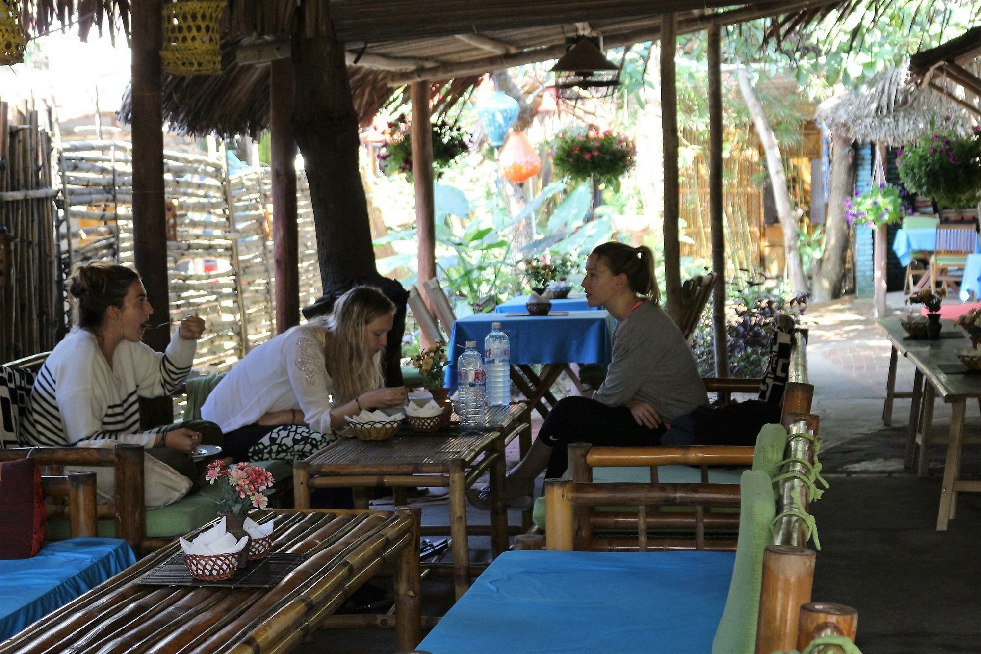 Hotel Under The Coconut Tree Hoi An Exterior foto