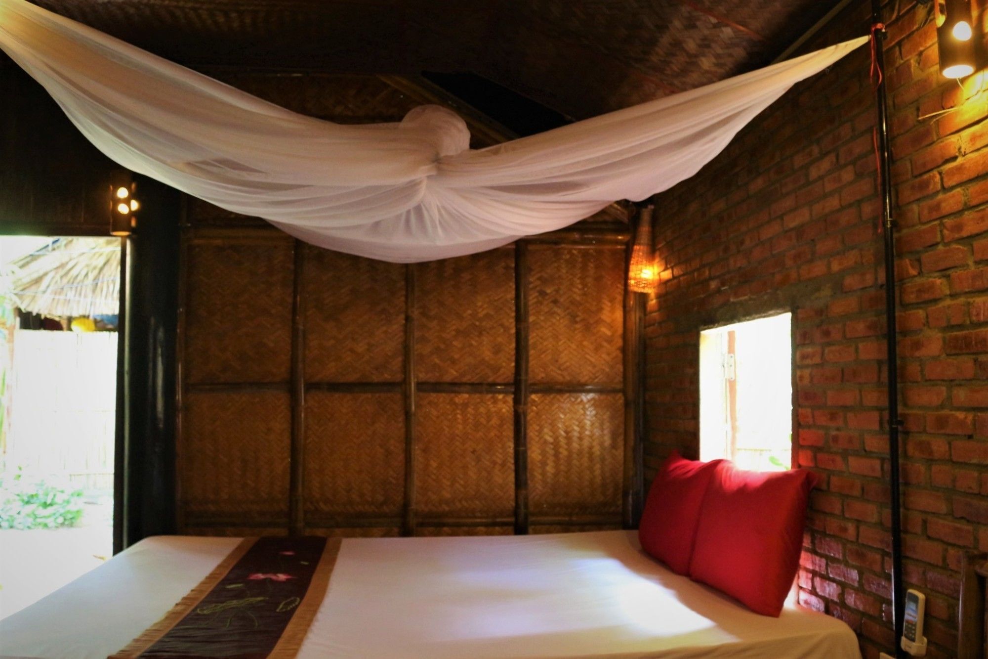 Hotel Under The Coconut Tree Hoi An Exterior foto
